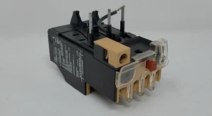 Allen-Bradley 193-BSB 42 Ser B Overload Relay 2.8-4.2A - Picture 1 of 2