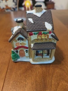 Christmas Bakery Village Wellington Square Collection 2004 Ceramic 4 1/2" tall - Picture 1 of 12