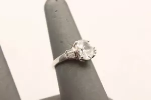 Beautiful 14K White Gold 2.3ctw Oval CZ Wedding Anniversary Ring 5g Band Sz 8 - Picture 1 of 8