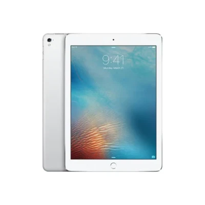iPad Pro 1st Gen 9.7-inch) Wifi-32 GB In pristine condition-Silver - Image 1 of 2