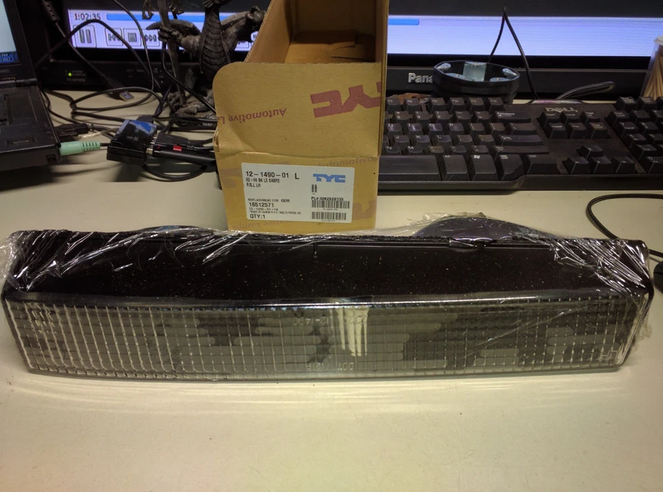 Luz de señal del lado del conductor para Buick 92-96 LeSabre Foto 1 de 1