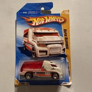 2010 Hot Wheels 18/240 New Models 18/44 Rapid Response White And Red New Sealed - Picture 1 of 3