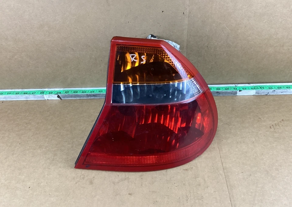 Conjunto de luces traseras laterales derecho del pasajero Chrysler 300M 2001-2004 OEM Foto 1 de 4