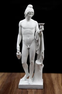 Estatua de Ganímedes ofreciendo la copa | Opción de tamaño | - Imagen 1 de 10