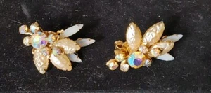 Beau Jewels Rhinestone Clip On Earrings Gold Tone 1.75'' - Picture 1 of 7