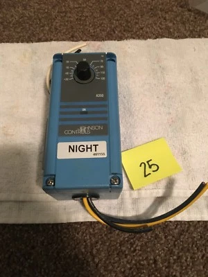 JOHNSON CONTROLS A350AB-1 ELECTRONIC TEMPERATURE CONTROL MOD/LOW RANGE - Image 1 of 4