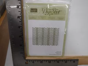STAMPIN UP ZIGZAG TEXTURED IMPRESSIONS EMBOSSING FOLDER NEW A28944 - Picture 1 of 1