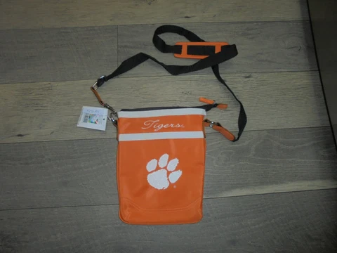 NWT Game Day Outfitters Clemson Tigers cross body purse Game Day Cover