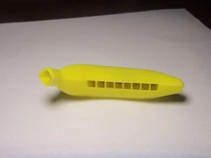 VINTAGE BANANA SHAPED PLASTIC HARMONIC - Picture 1 of 4