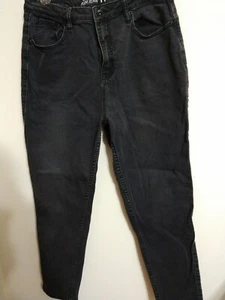 Hot Topic Mom Jeans Ankle Pants Black Denim Size 11 EUC Medium Rinse  - Picture 1 of 7