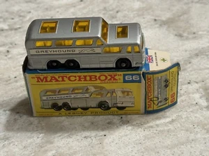 Matchbox No. 66 Greyhound Bus, silver-grey, with Original Box (End Flap Missing) - Picture 1 of 13