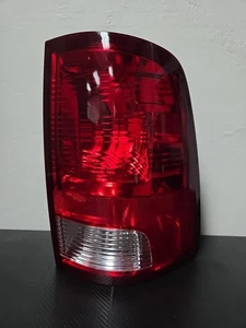 2009-2018 Dodge Ram 1500 2500 3500 Right Tail Light.  12V 09DS RH Chrysler  - Picture 1 of 2