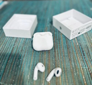 Apple AirPods 3rd Generation Wireless In-Ear Headset - White - Photo 1 sur 6