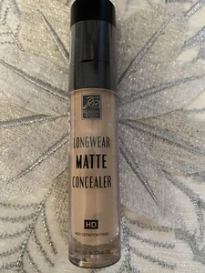 Corrector mate Malibu Longwear color avena #06 $10,00 cada uno - Imagen 1 de 4