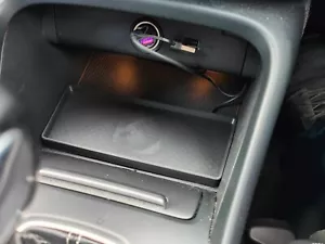 Volvo XC40 Wireless Charger - Picture 1 of 2