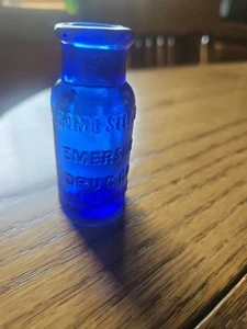 Cobalt blue bottle vintage Bromo Seltzer Emerson Drug Co 3 15/16" tall used - Picture 1 of 2