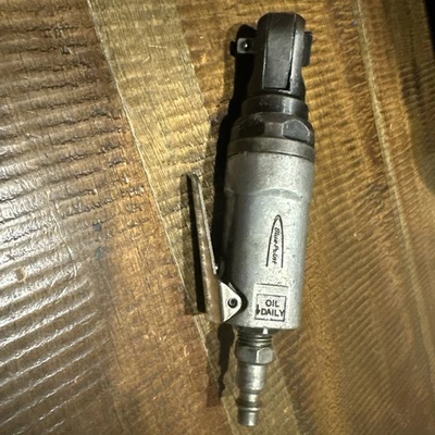 Mini trinquete de aire compacto Blue-Point AT204 1/4" Drive Foto 1 de 3