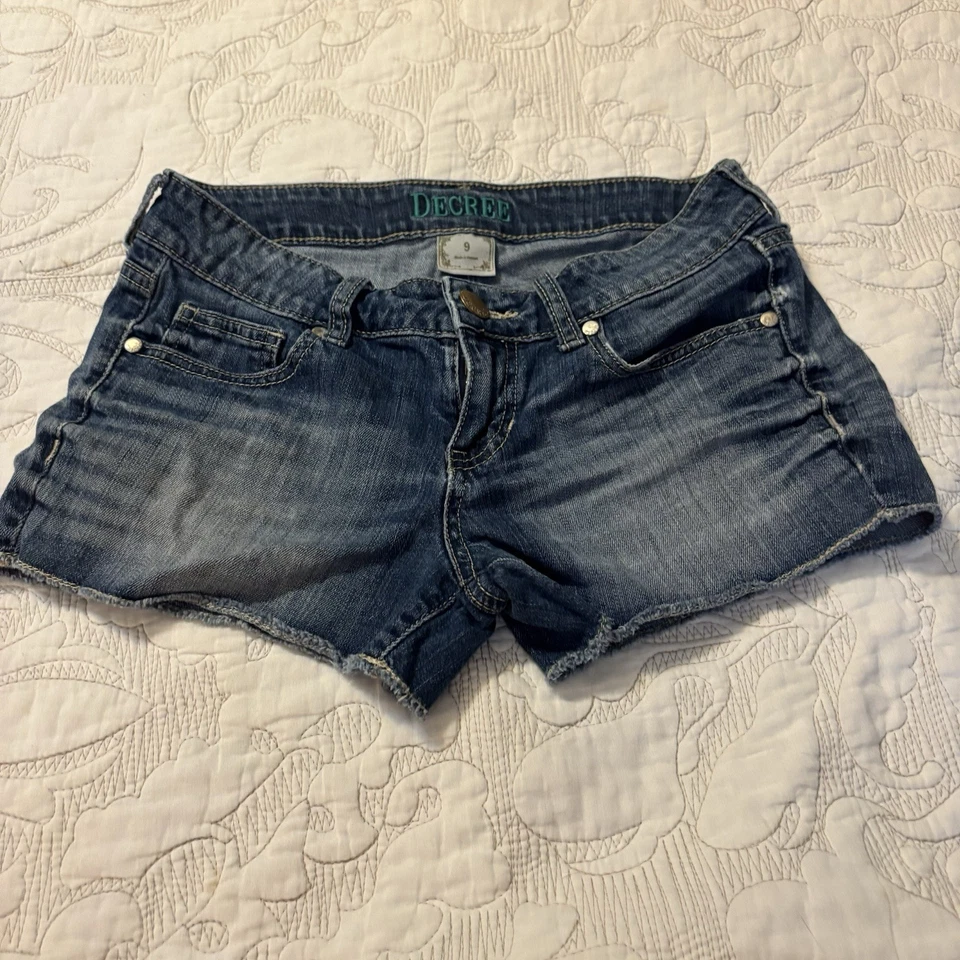 Pantalones Cortos Decree Corte Jean Talla 9 Oscuro Envejecido Dobladillo Crudo Tiro Bajo Ligeros Y2K Foto 1 de 4