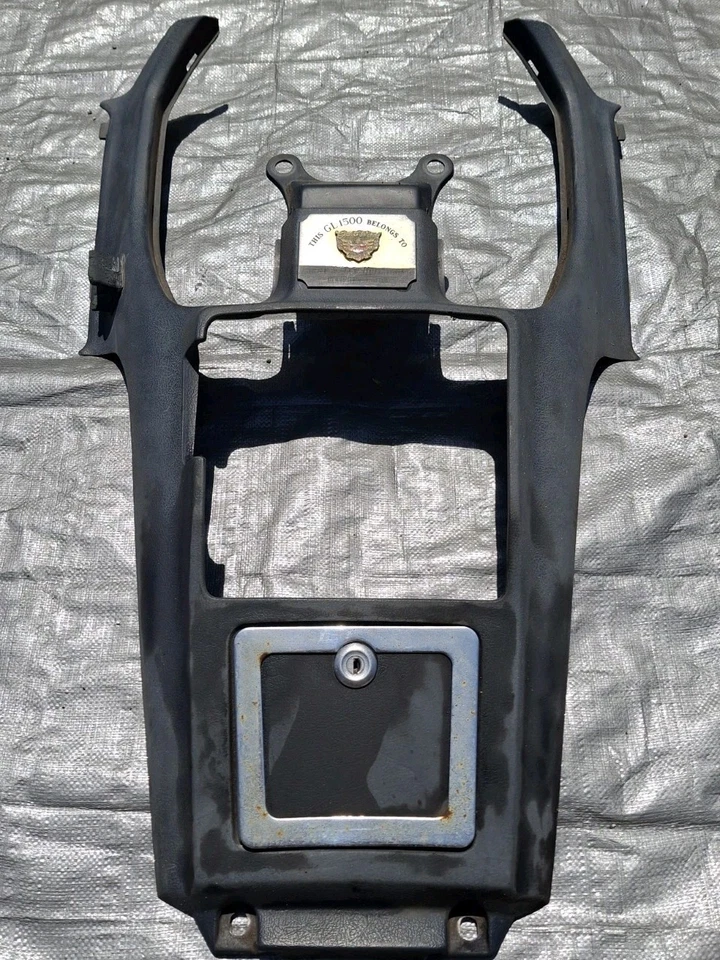 88 1988 GL1500 本田 Goldwing 1500 避难所顶板背心盖带锁和钥匙 — 第 1/4 张图片