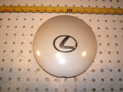 Lexus 1990-92 LS400 OEM original 15 pulgadas ruedas PLATEADO cromo centro 1 tapa, NO DORADO Foto 1 de 4