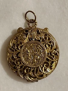 Beautiful Large Ornate Locket-Gold Tone-1 3/4 in Dia-Magnetic Closure - No Chain - Picture 1 of 13