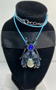 BETSEY JOHNSON QUEEN BEE FLY ANT FAUX PEARL BODY GUN MEDAL GREY PIN FREE CORD - Picture 1 of 6