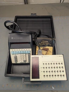 Lot - Texas Instrument 5TI2000 Programmer, 5TI Simulator, Handbuch, Koffer, Kabel - Bild 1 von 10
