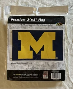 Bandera U Of M Wolverines 3'X5' Azul con Maíz M Universidad de Michigan Totalmente Nueva - Imagen 1 de 2