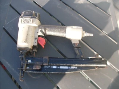 PISTOLA DE CLAVOS PORTER CABLE VINTAGE Foto 1 de 4