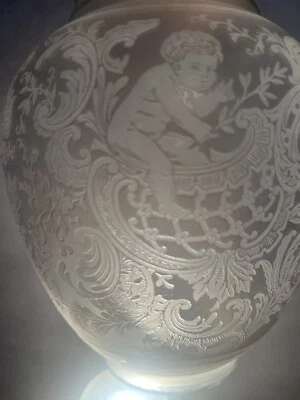 SAINT LOUIS lampe a Pétrole Globe cristal tulipe Abat jour  Ancien Signé 20 Cm H - Photo 1/4