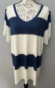 NEW RELEASE Lularoe Christy T V Neck Shirt 3XL Beautiful Stripe Print - Picture 1 of 4