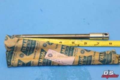 Eje de rueda delantera NOS YAMAHA Riva 50 Riva 80 CV50 CV80 353-25181-01-00 Foto 1 de 4