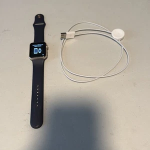 Apple Watch 1st gen 42mm Rose Gold Aluminum 7000 Series - ready to pair! - Picture 1 of 8