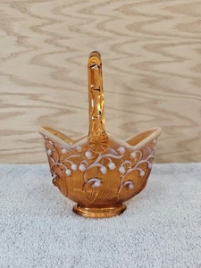 Fenton Maiglöckchen Korb Bernstein Kamee opalisierend 7 3/4" hoch 6" breit - Bild 1 von 16