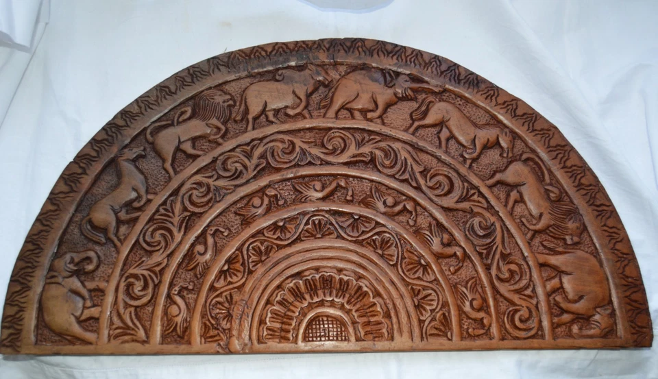 LARGE INDIAN CARVED WOOD TEMPLE CARVING VINTAGE LARGE WALL HANGING DOOR ARCH - Image 1 of 4