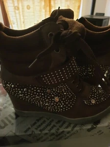 Scarpe donna con zeppa interna - Foto 1 di 4