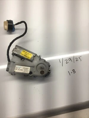 2000 2001 2002 Audi A6 A4 / Quattro  Sun Roof Motor Oem 4B0959591B - Image 1 of 3