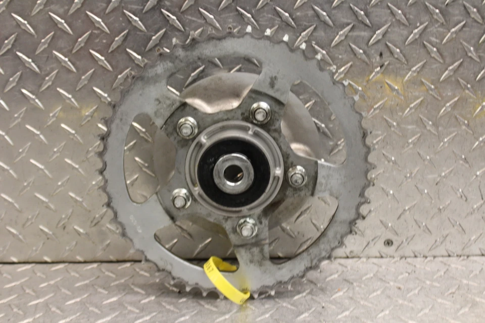 Suzuki Intruder 800 Vl800 2000 piñón tracción trasera Foto 1 de 4