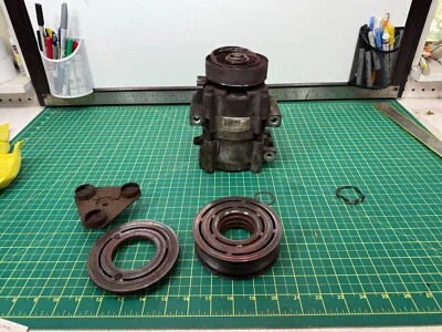 Compresor de aire acondicionado Ford E-350 E-450 Econoline V10 Triton CORE para piezas o reparación Foto 1 de 4