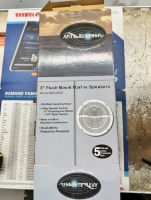 Altavoz de audio Milennia MIL8220 8" 200 vatios máximo marino bidireccional BLANCO Foto 1 de 4