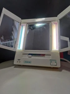 Vintage Jerdon dreifach faltbarer, 3-seitiger beleuchteter Schminkspiegel 3-fach vergrößert, 4 Einstellungen *** - Bild 1 von 16