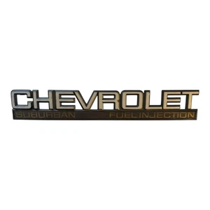 92-94 Chevy Suburban Passenger Rear Tailgate Door SUBURBAN FUEL INJECTION Emblem - Bild 1 von 5