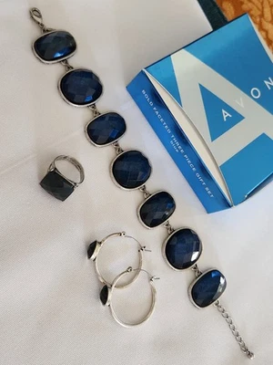 Avon Bold 2009 facetado juego de regalo de tres piezas azul Foto 1 de 4