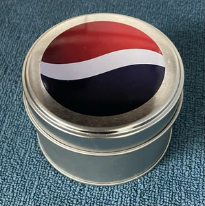 Vintage Pepsi Analog Armbanduhr, angeboten von Avon, neu in Pkg/Dose - Bild 1 von 3
