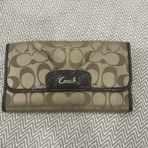 Coach Signature Tri Fold Large Wallet - Picture 1 of 6