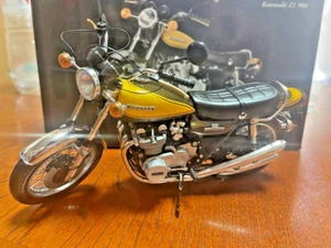 Minichamps DP 1/12 Kawasaki 900 Z1 Super 1973 Candy Green/yellow - Picture 1 of 12