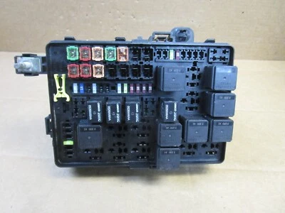 16 2016 Chrysler 300 motor caja de fusibles relé bloque de conexiones panel compartimento Foto 1 de 3