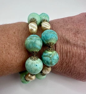 Brazalete vintage de cuentas de plástico turquesa GT de doble hilo 7”, T11 - Imagen 1 de 4