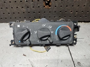 2000 Freightliner FL70 Climate Control 6808300485  - Picture 1 of 3