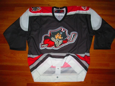 AUTHENTIC Vtg 2002-05 AHL Portland Pirates CCM Hockey Jersey Fight Strap capital Cover